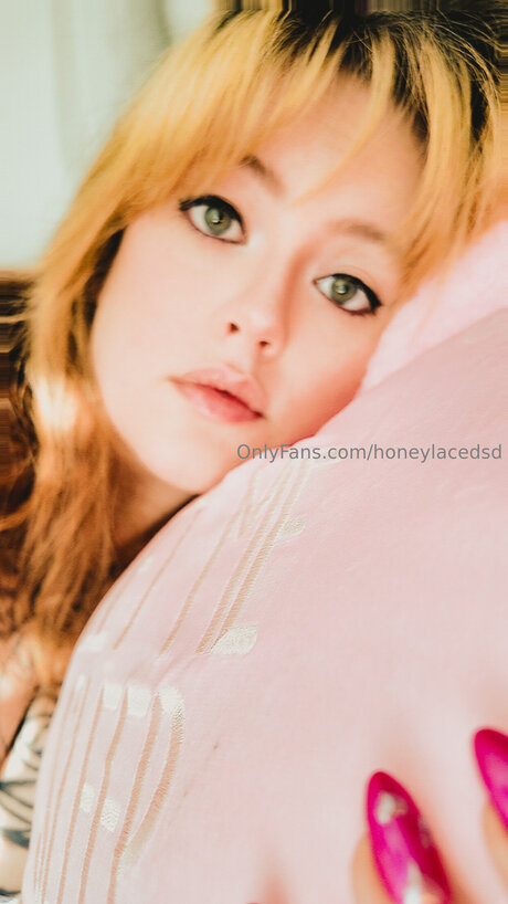Honeylacedsd nude star picture