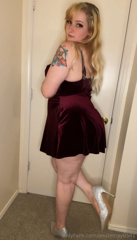 Jessiemay0501 actrice sexy img