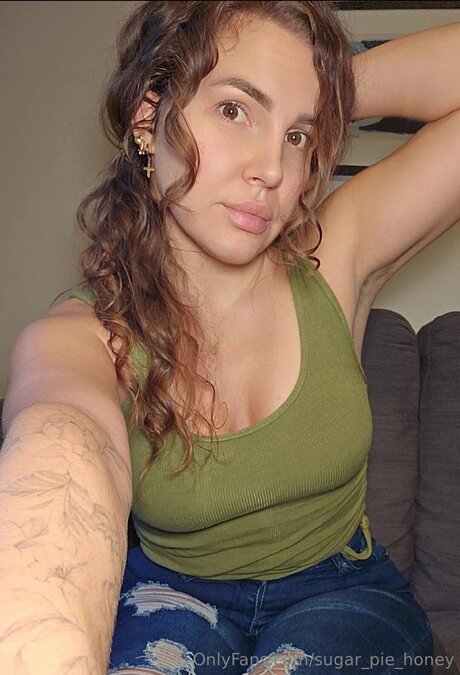 Sugar Pie Honey nude actress picture
