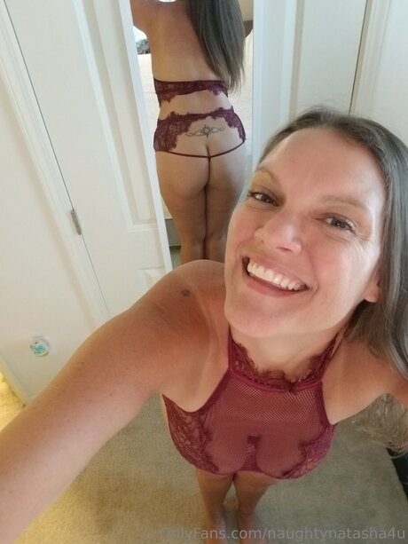 Naughtynatasha4u hermosa estrella imágenes