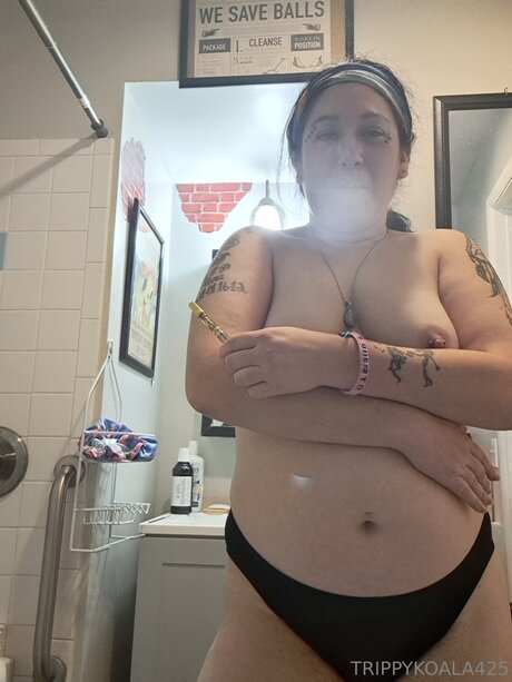 Trippykoala425 nude actress gallery