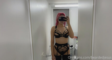 Beardedjesus haut de star du porno des photos