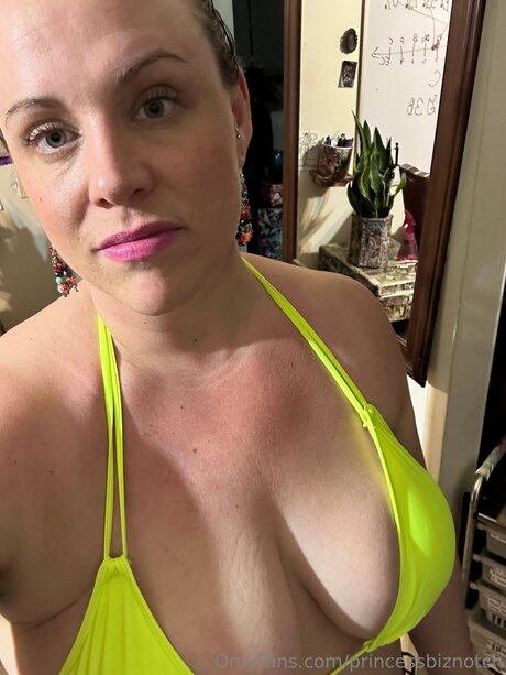 Thebza modèle chaud img