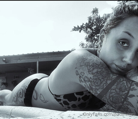 Pauliiwres modelo bonita archivo