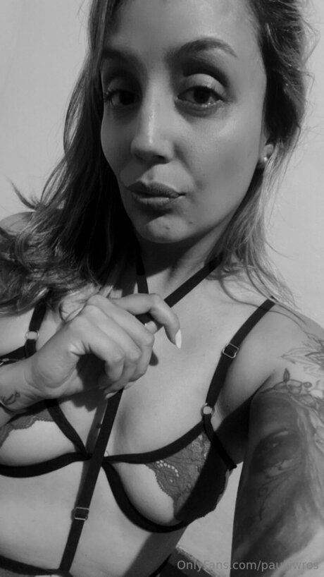 Pauliiwres xxx actress gallery