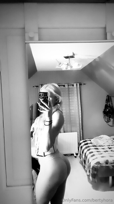 Bertyhora modelo bonita imagen