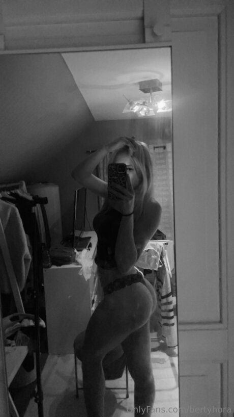 Bertyhora sex pornstar pic