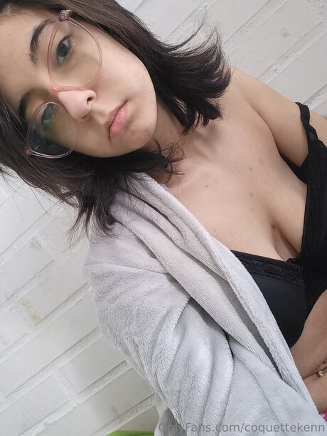 Coquettekenn actriz erótica imágenes