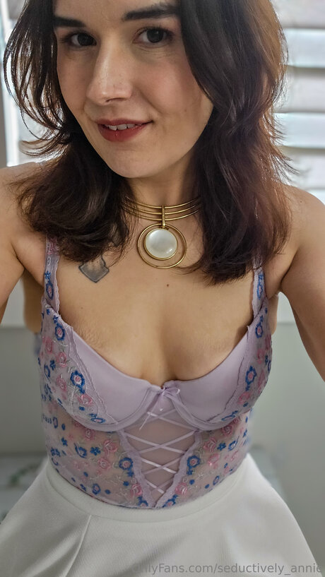 Seductively Annie star du porno sexy img