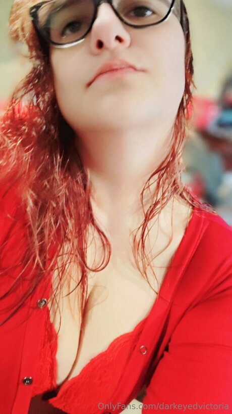 Darkeyedvictoria hermosa actriz fotos