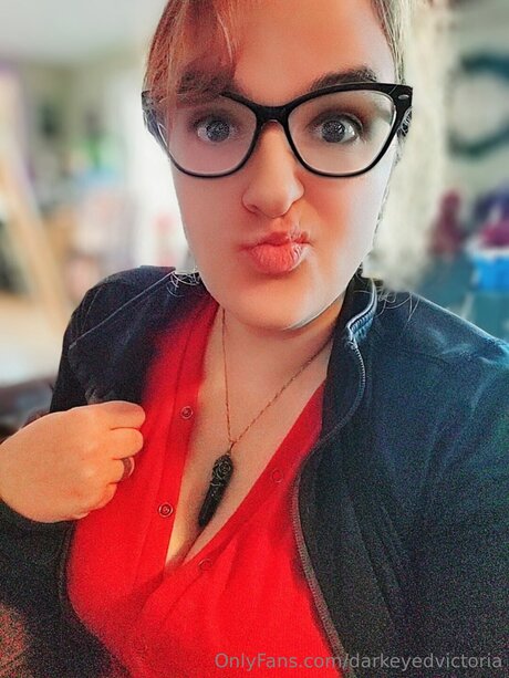 Darkeyedvictoria top star galerie