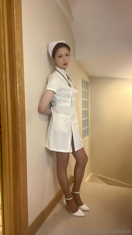 Monicalovecd actrice libre des photos