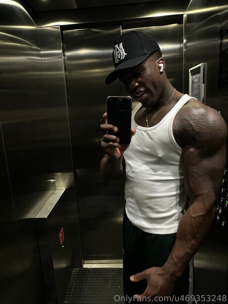 Jamal James122 star porn photo