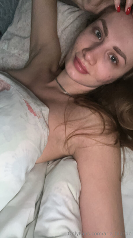 Aria Blonde modelo mejor archivo