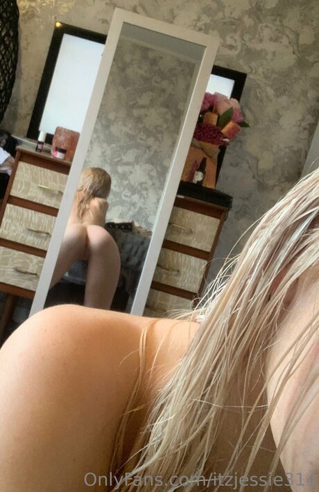 blonde strip onlyfans sexy pic