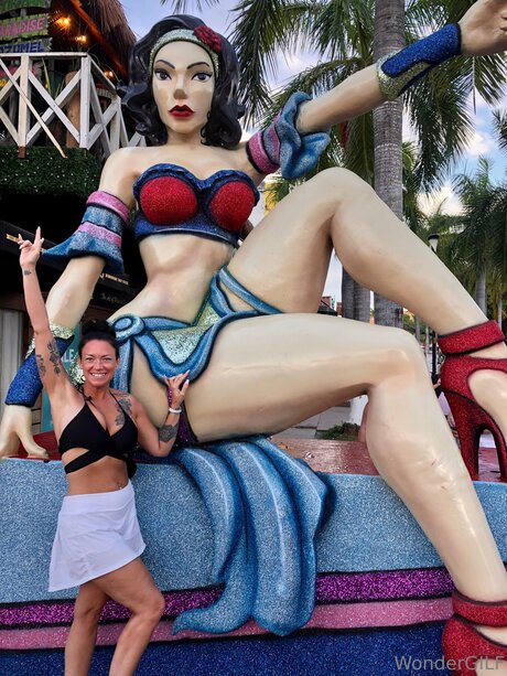 Wondergilf modelo hermosa foto