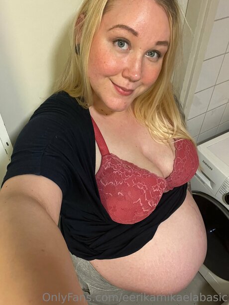 Eerikamikaelabasic desnudos de estrellas porno fotos