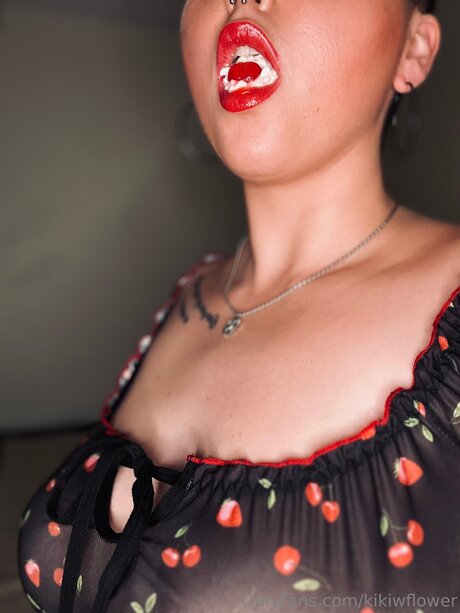 Kikiwflower estrella exclusiva imágenes