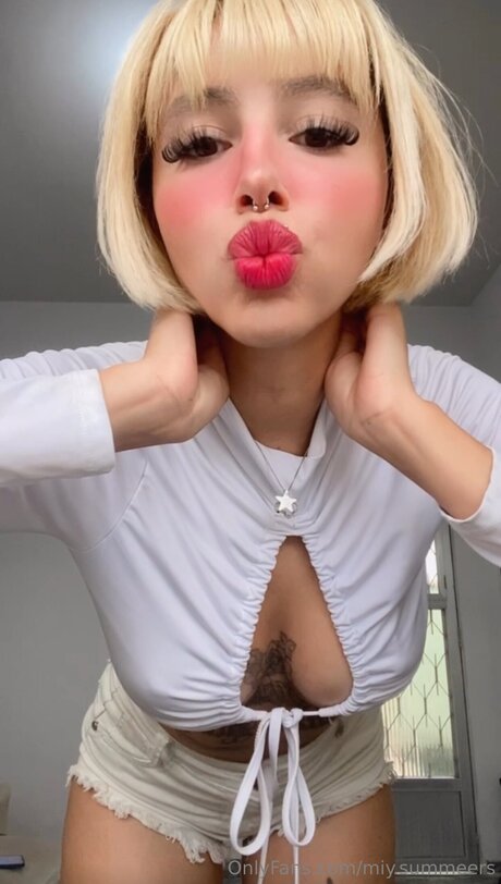 Miy Summeers estrella sexy foto