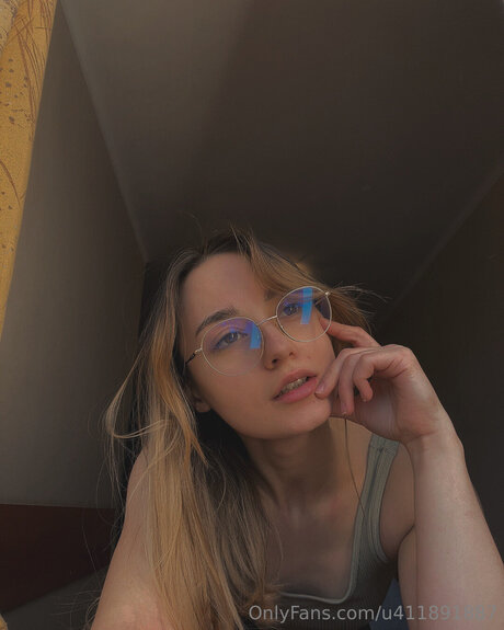 Milsmils sexy pornstar archive