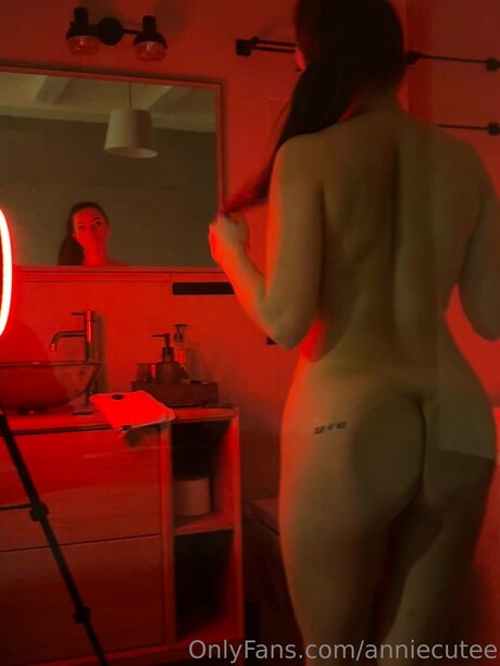 Anniecutee actrice sexy galeries