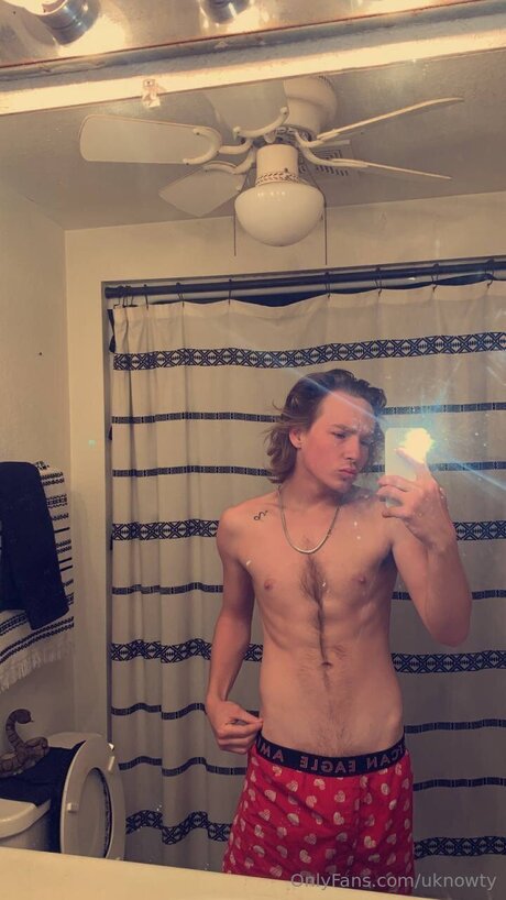 Uknowty actrice de nus photo