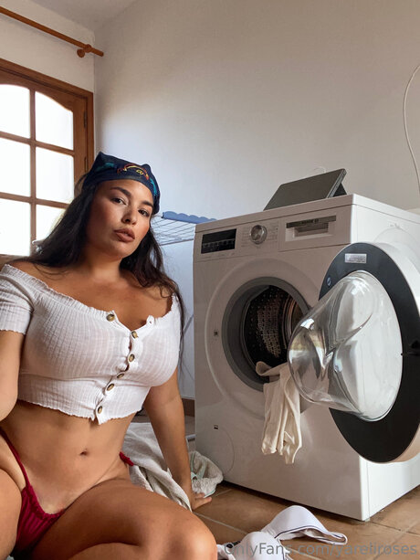 Yareliroses actrice de grande qualité images