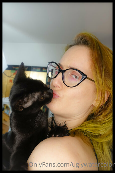 Uglywatercolor actriz atractiva fotos