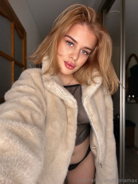 Loonamax nude model pictures