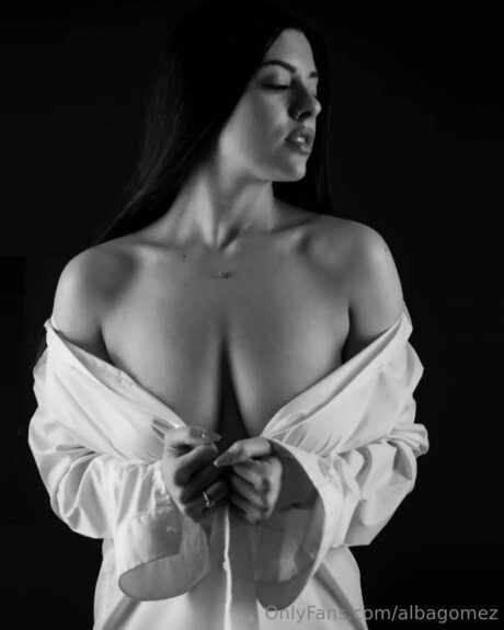 Albagomez modèle adulte photos