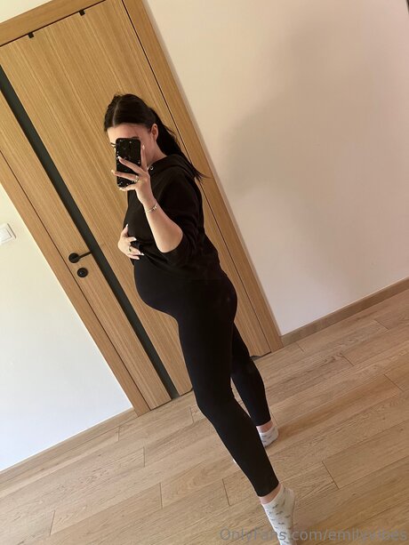 Emilyvibes pornstar erotic pic