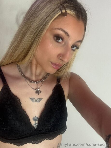 Rubiasophiee exclusive pornstar image