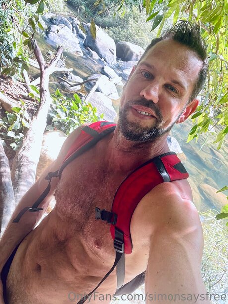 Simonsaysfree linda estrella galerías