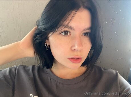 Kettymoon star du porno en haute qualité galerie