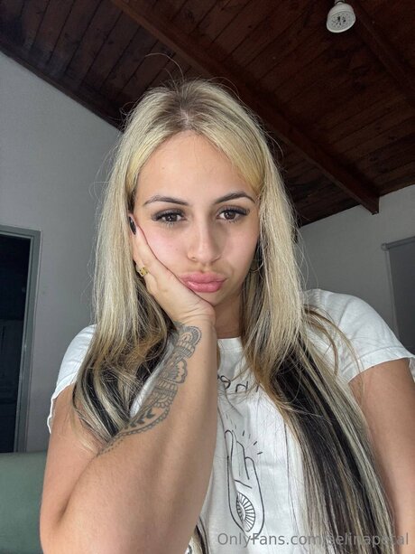 Selinapetal modèle nu des photos