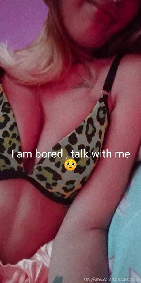 Sharonschneii star pornographic image