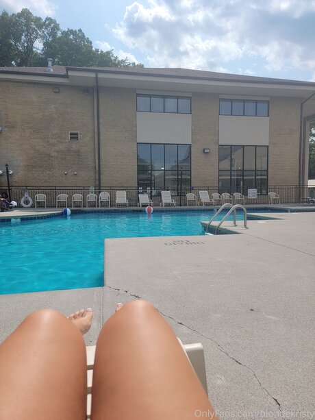 Blondekristy actrice érotique galeries