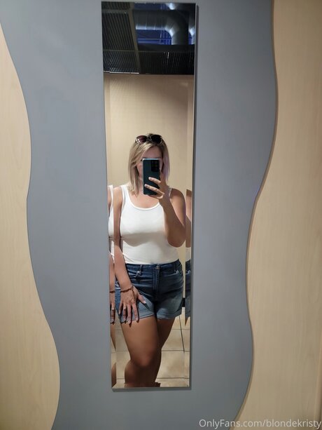 Blondekristy star du porno xxx image