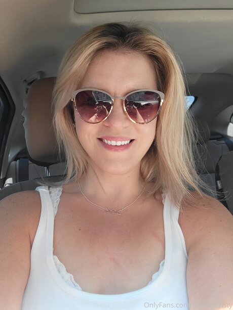 Blondekristy jolie star du porno archive