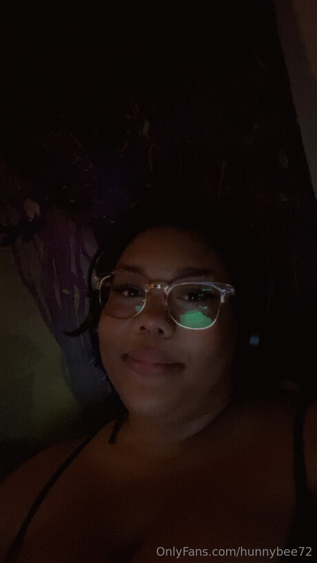 Hunnybee72 profile image
