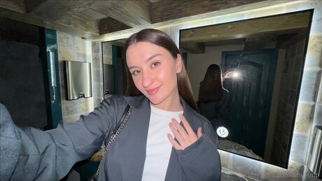 Shy Imp estrella porno bonita foto