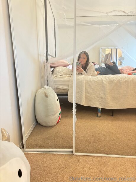 Xoxo Roseee modelo exclusivo imágenes