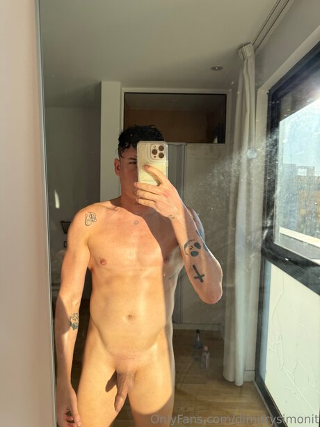 Dimitrysimonit modelo libre galería