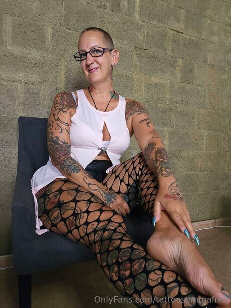 Tattoosemmafree actriz de alta calidad foto