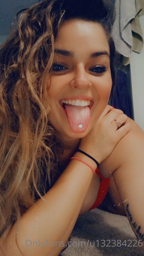 U132384226 sexo modelo foto