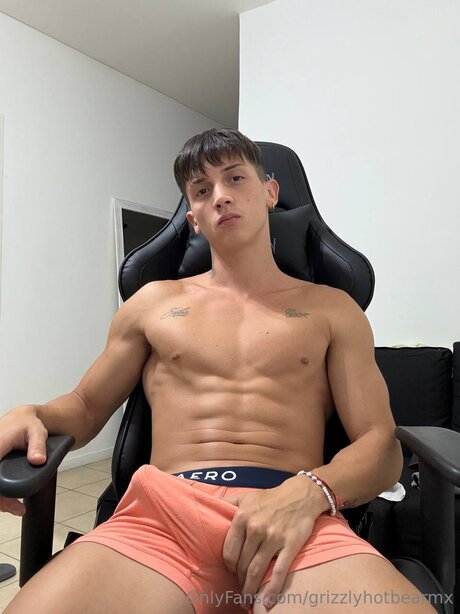 Grizzlyhotbearmx model sexy img