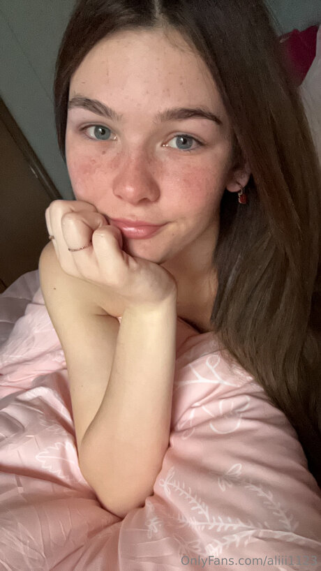 Aliii1123 étoile de l'art collection