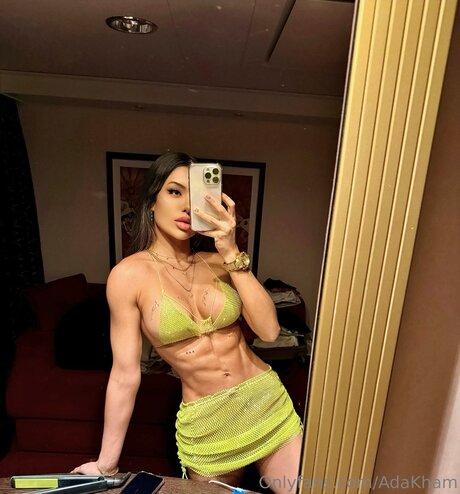 Adakham desnudos estrella galería