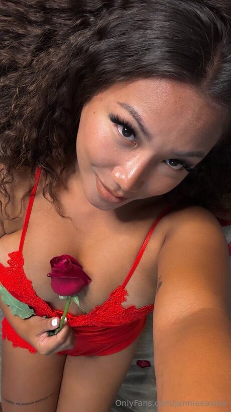 Jannieeasiaa actrice des photos