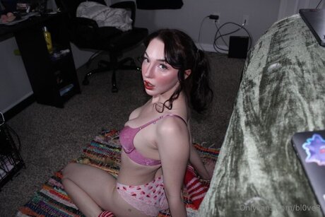 Bl0ve3 modèle chaud img